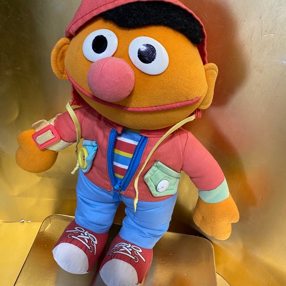 SESAME STREET VTG 1990 ERNIE DRESS ME UP PLAYSKOOL LEARNING COLlECTIBLE PLUSH - Picture 2 of 16